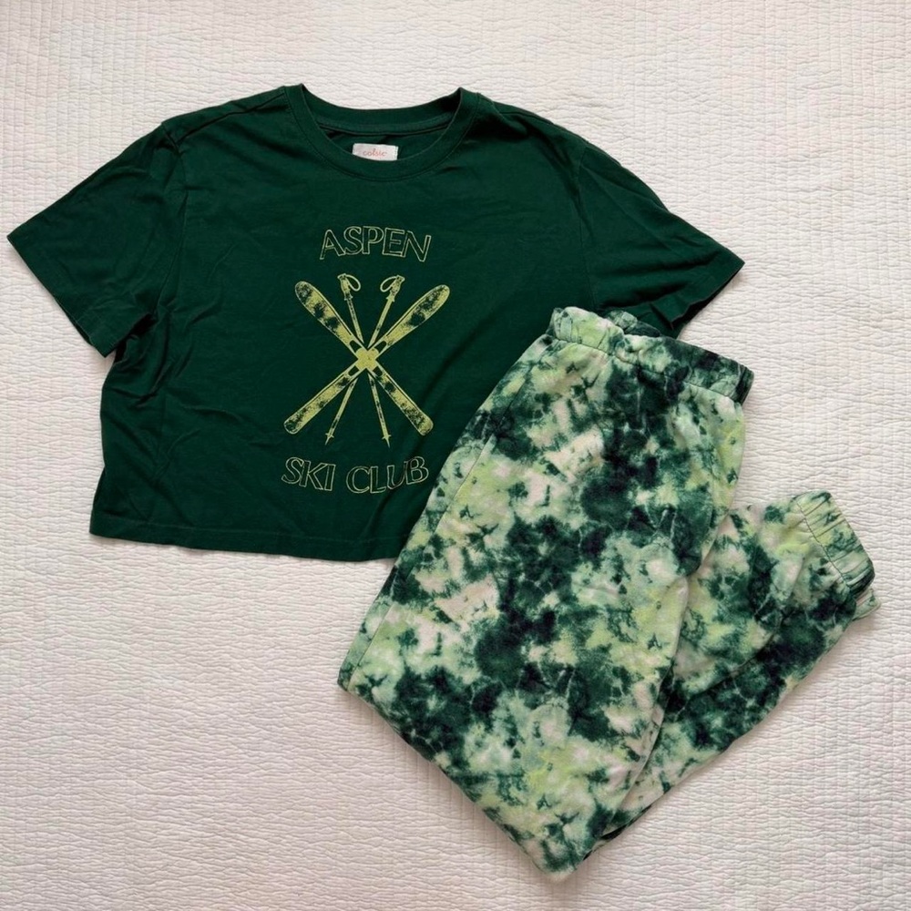 Colsie Green Aspen Ski Club Lounge Wear Pajama Set Sweats Set